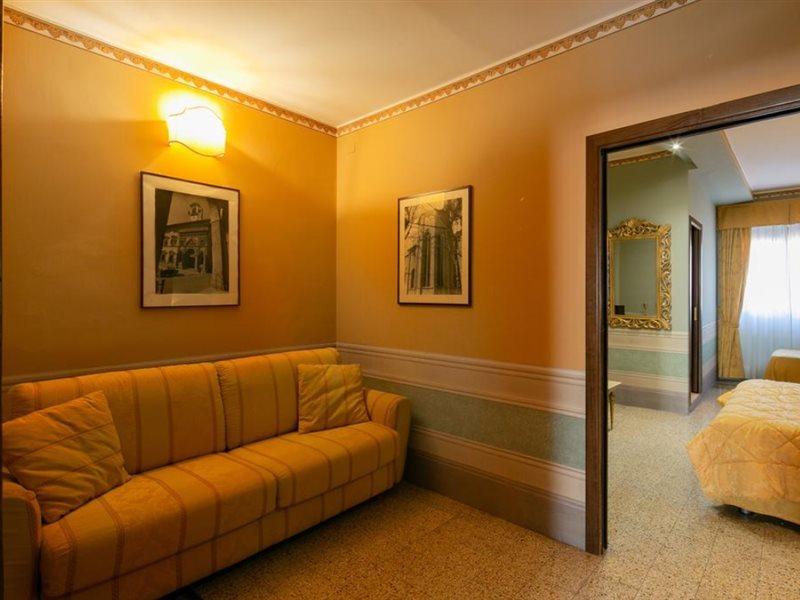 I Portici Hotel - Residenza D'Epoca Arezzo Bagian luar foto