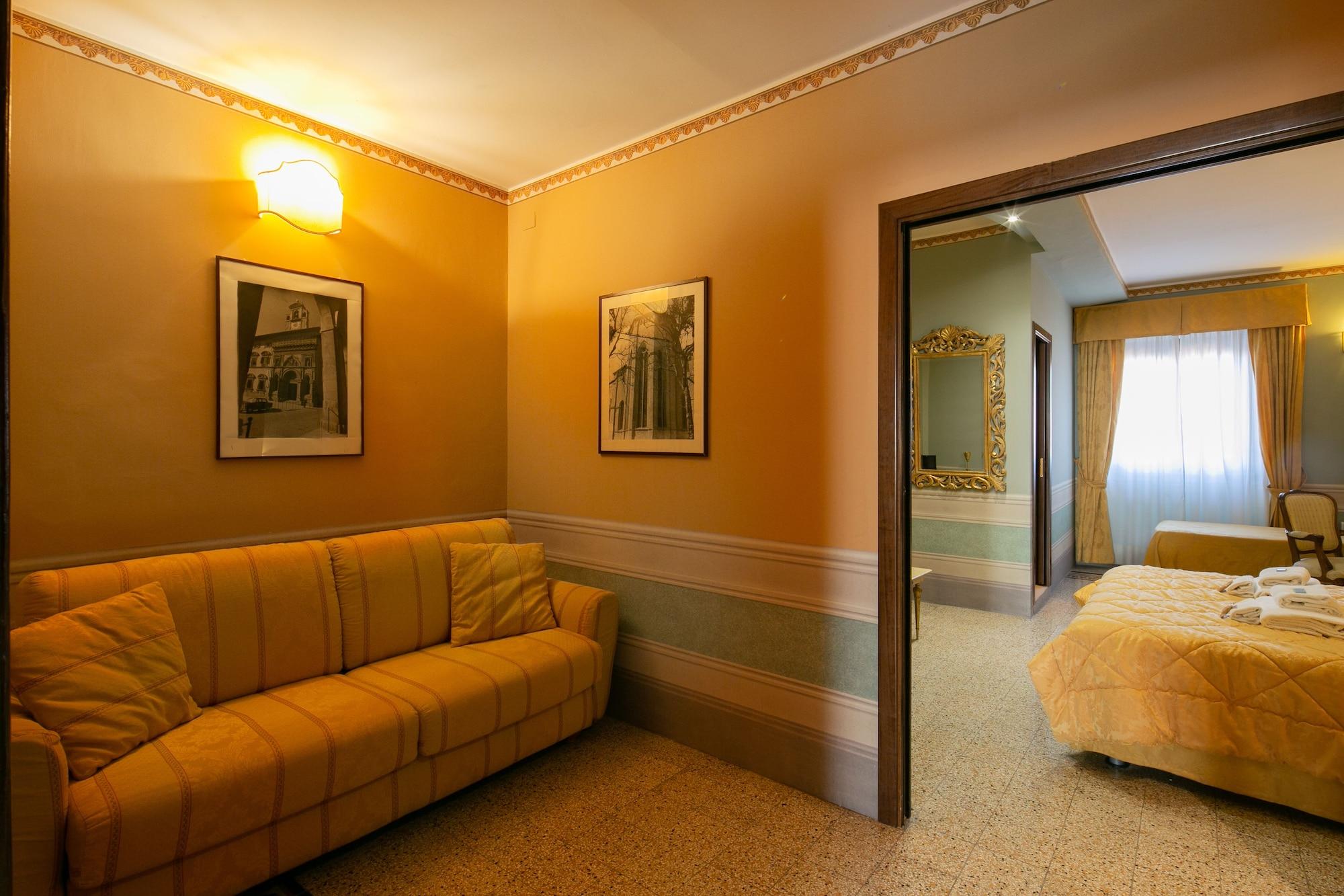 I Portici Hotel - Residenza D'Epoca Arezzo Bagian luar foto