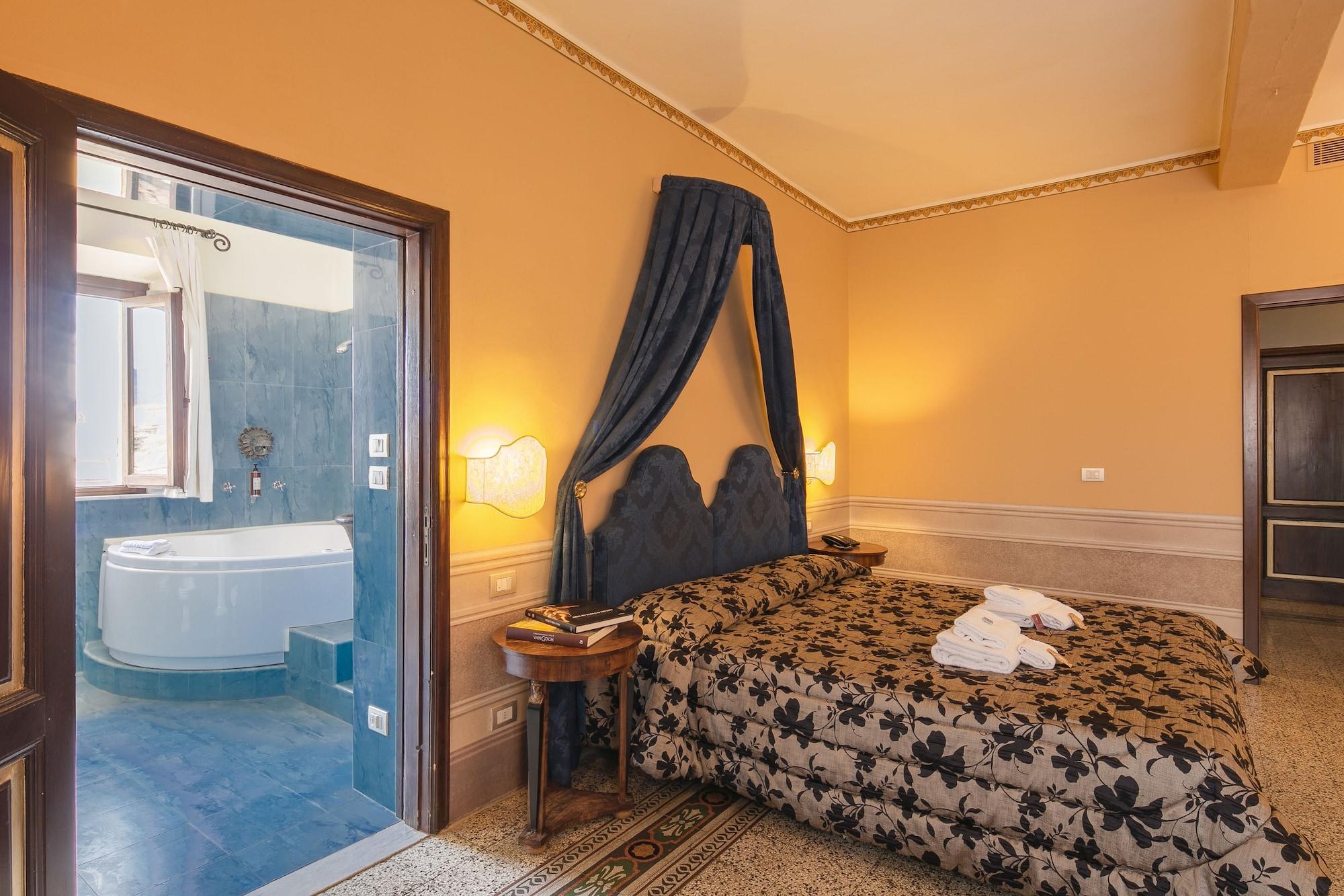 I Portici Hotel - Residenza D'Epoca Arezzo Bagian luar foto