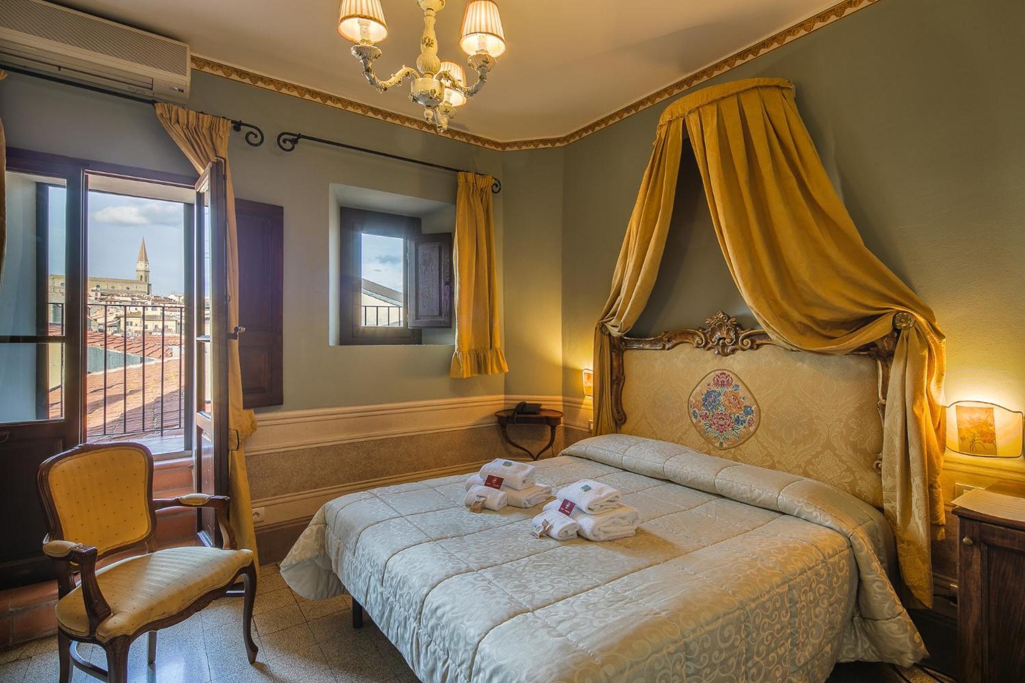 I Portici Hotel - Residenza D'Epoca Arezzo Bagian luar foto