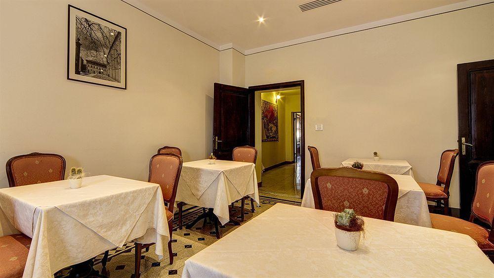 I Portici Hotel - Residenza D'Epoca Arezzo Bagian luar foto