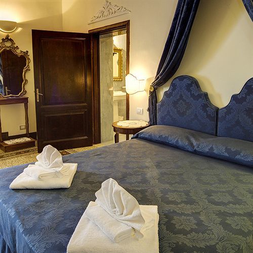 I Portici Hotel - Residenza D'Epoca Arezzo Bagian luar foto