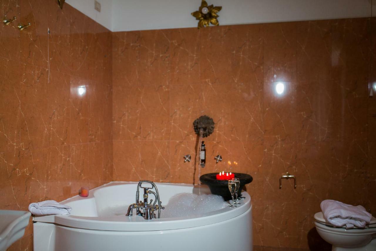 I Portici Hotel - Residenza D'Epoca Arezzo Bagian luar foto